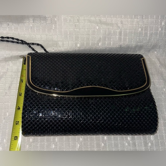 NWOT Elegant Metallic Mesh Black and Gold Shoulder Bag - Picture 6 of 7
